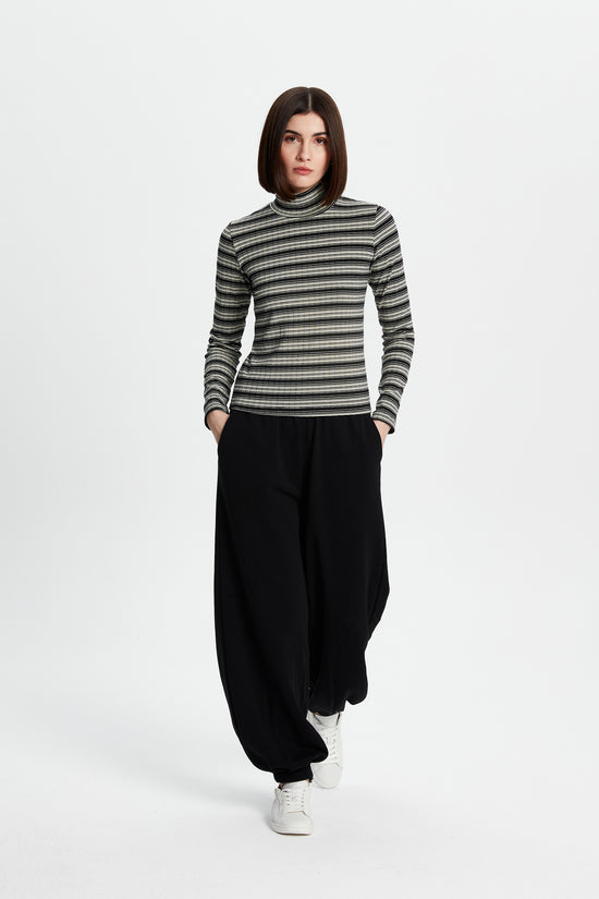 Ribbed Turtleneck Long Sleeve T-shirt