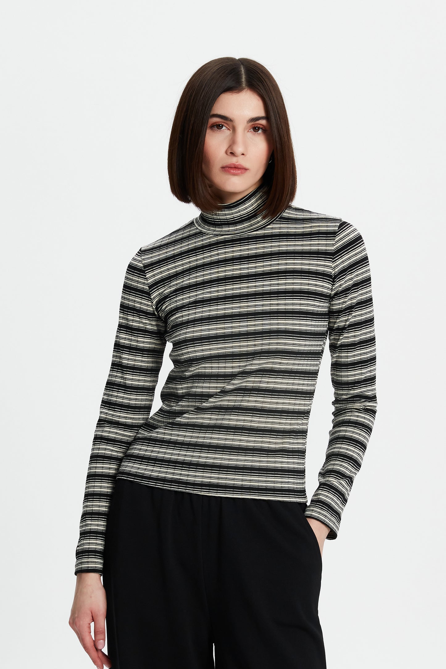 Ribbed Turtleneck Long Sleeve T-shirt